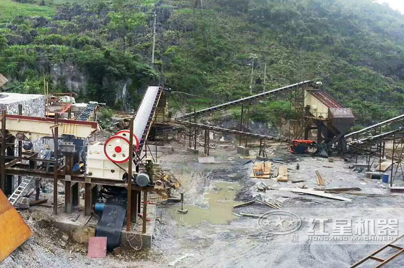 鄂式石頭破碎機(jī)現(xiàn)場